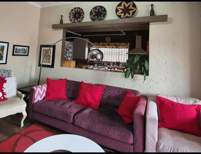 3 BEDROOM HOUSE FOR SALE IN KENSINGTON